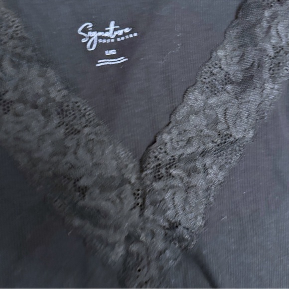 Ultra soft ribbed lace tank​​ - Picture 2 of 2